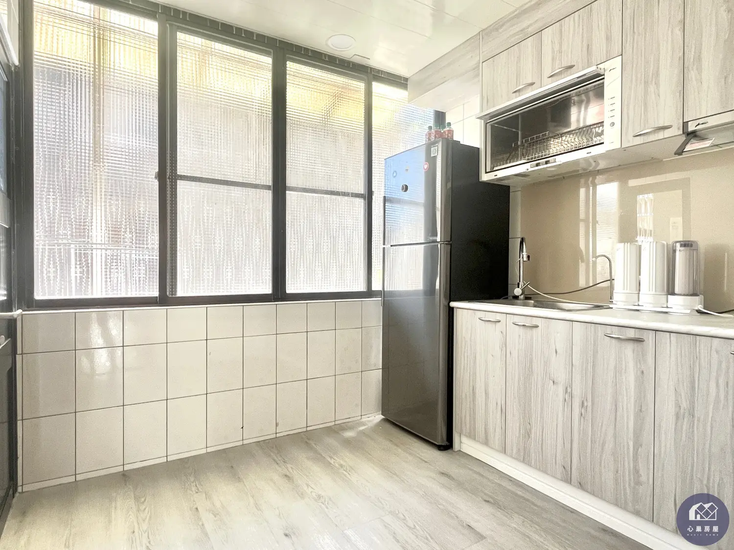 Room for rent in Xinyi District, Taipei City | NT$ 20 800 | 6 ping slide 0