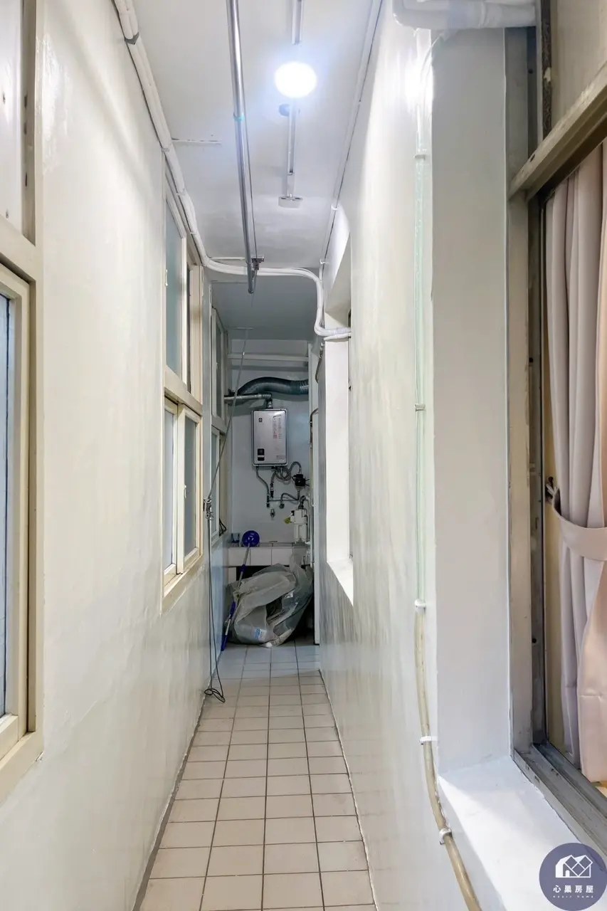 Room for rent in Zhongshan District, Taipei City | NT$ 16 800 | 5 ping slide 7
