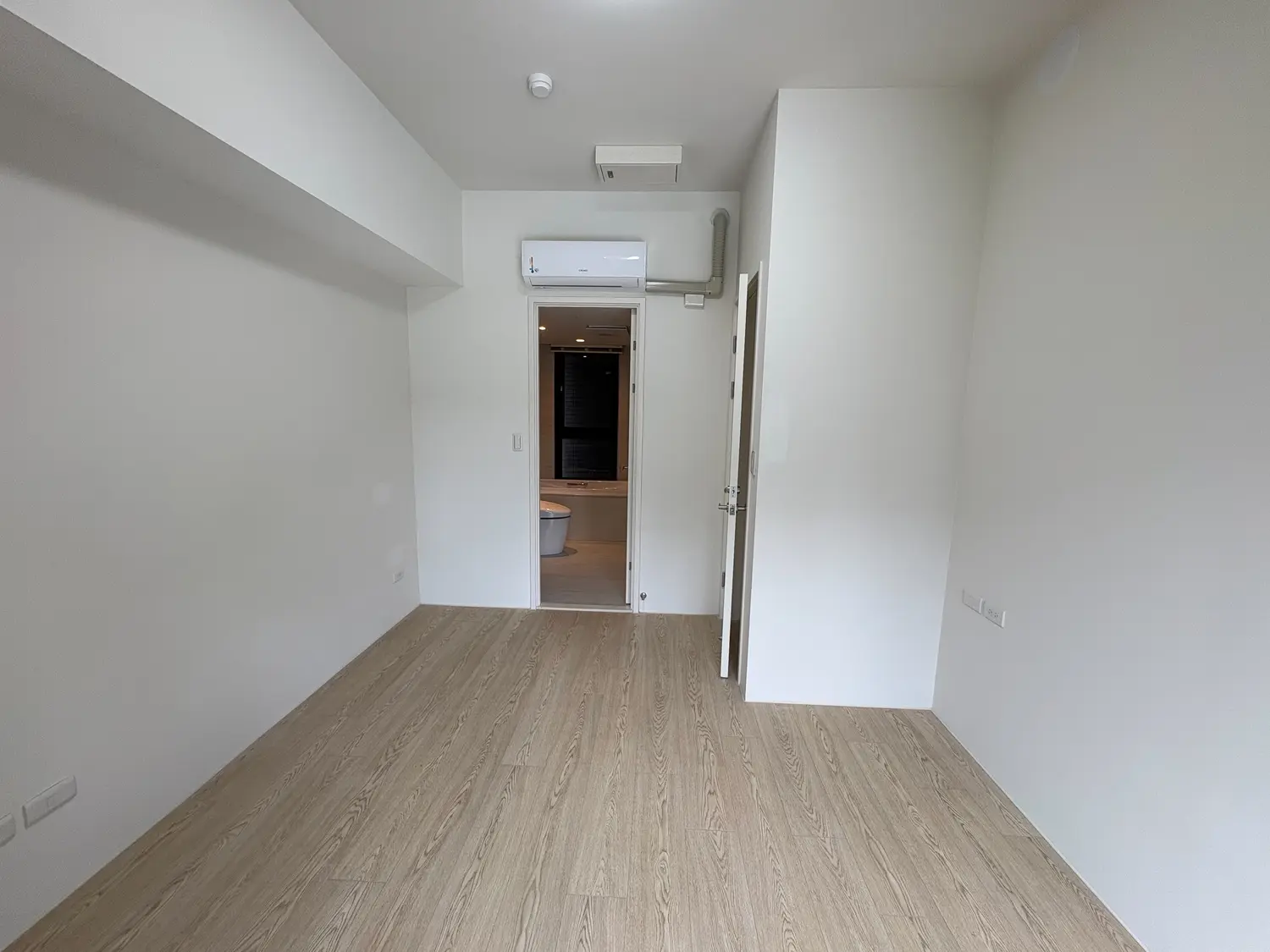 3 bedrooms apartment for rent in Beitun District, Taichung City | TWD 43 000 | 23 ping slide 1