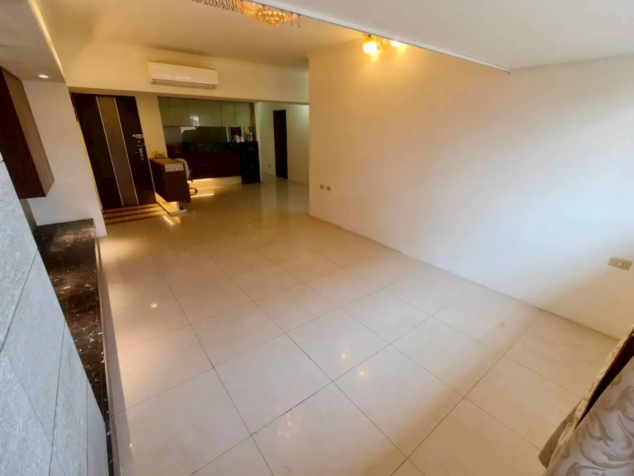 4 bedrooms apartment for sale in Songshan District, Taipei City | NT$ 45 880 000 | 35 ping slide 4
