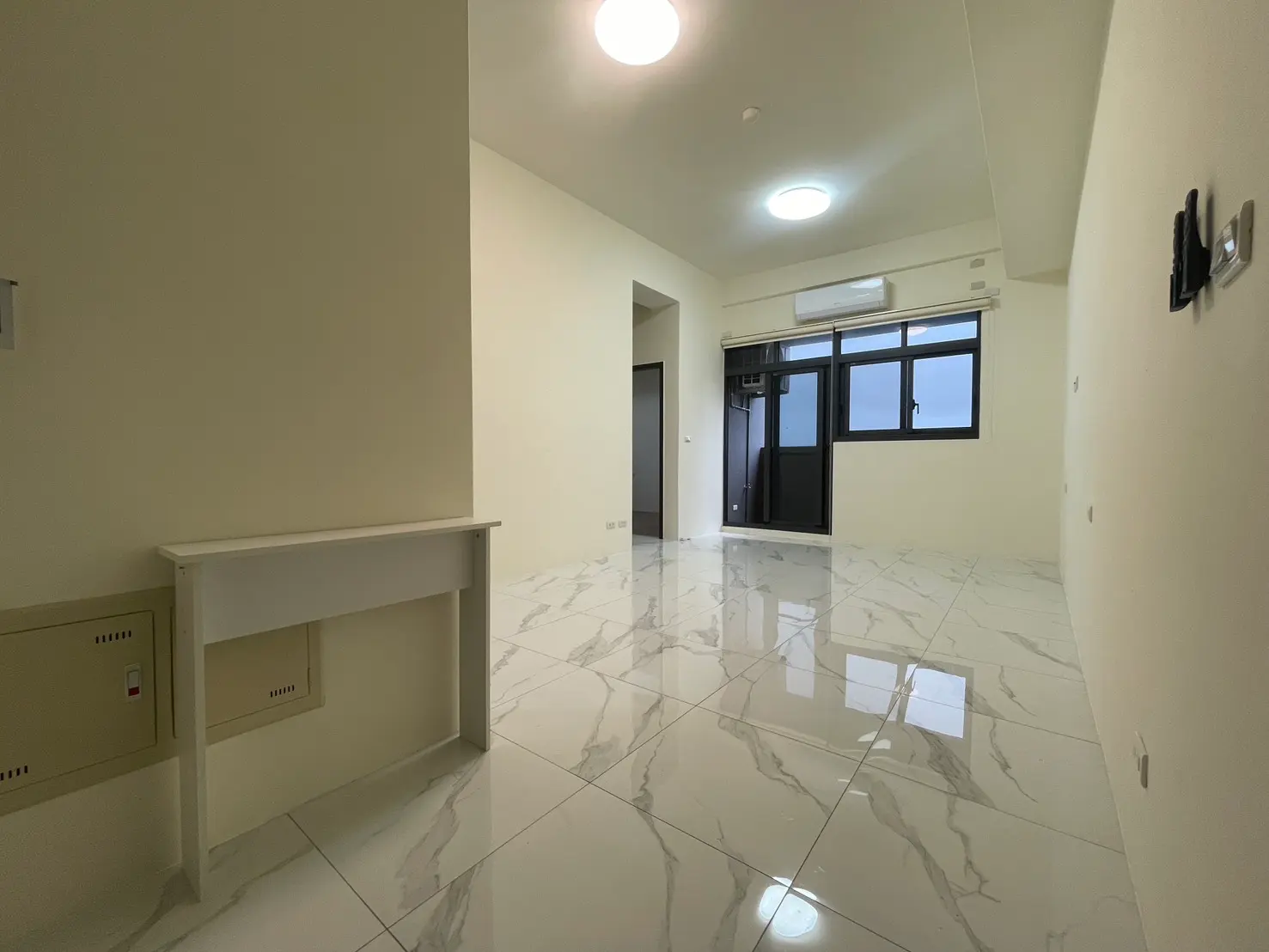 Studio apartment for rent in Hualien City, Hualien County | NT$ 22 000 | 16 ping slide 0