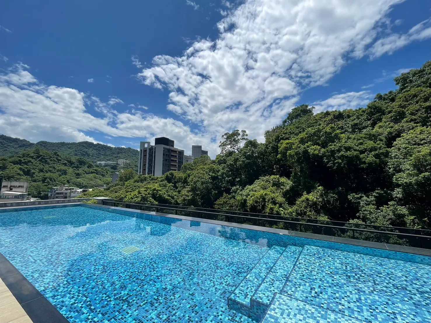 2 bedrooms apartment for rent in Xinyi District, Taipei City | NT$ 55 000 | 13 ping slide 2