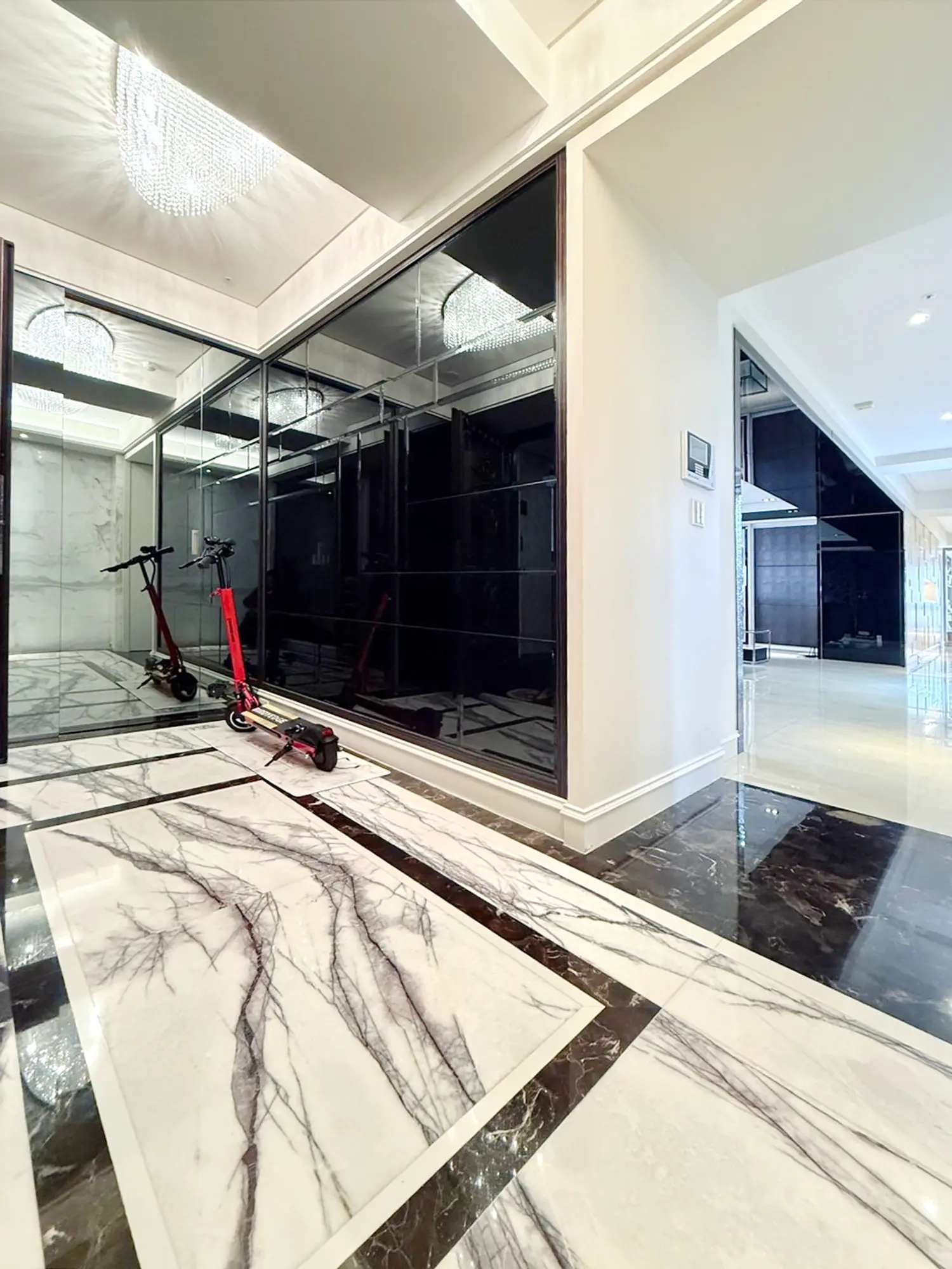 4 bedrooms apartment for sale TWD 698 000 000 - 97 ping - Taoyuan District,Taoyuan City slide 4