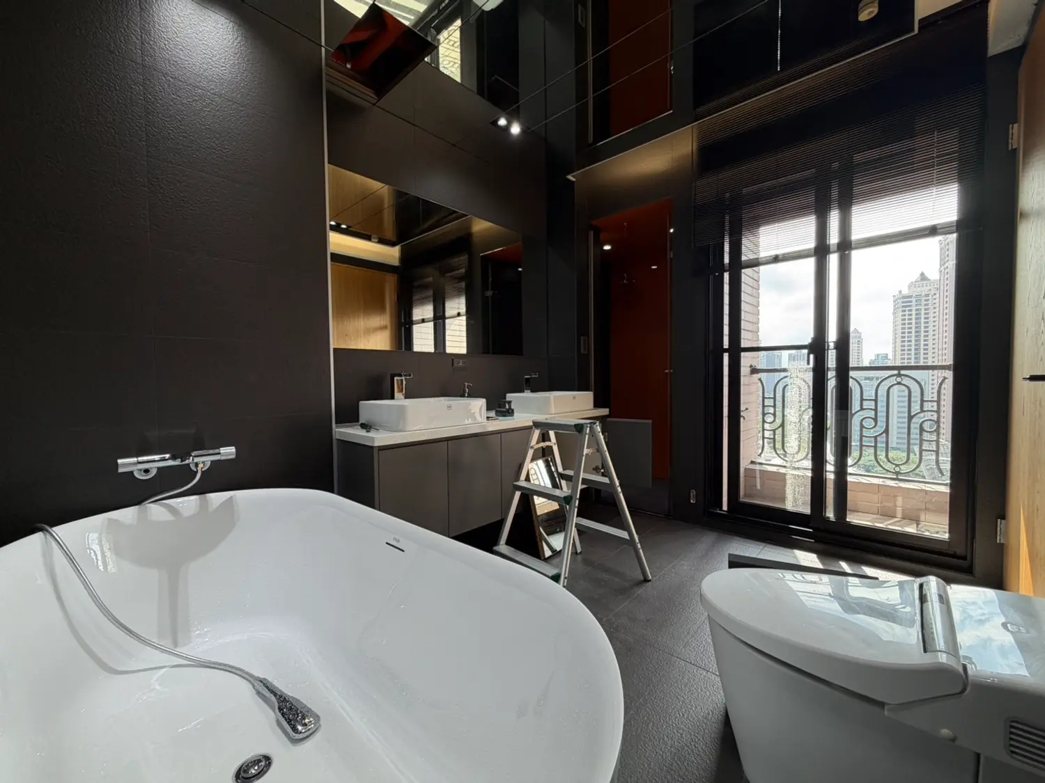 4 bedrooms apartment for sale TWD 69 800 000 - 71 ping - Taoyuan District,Taoyuan City slide 8