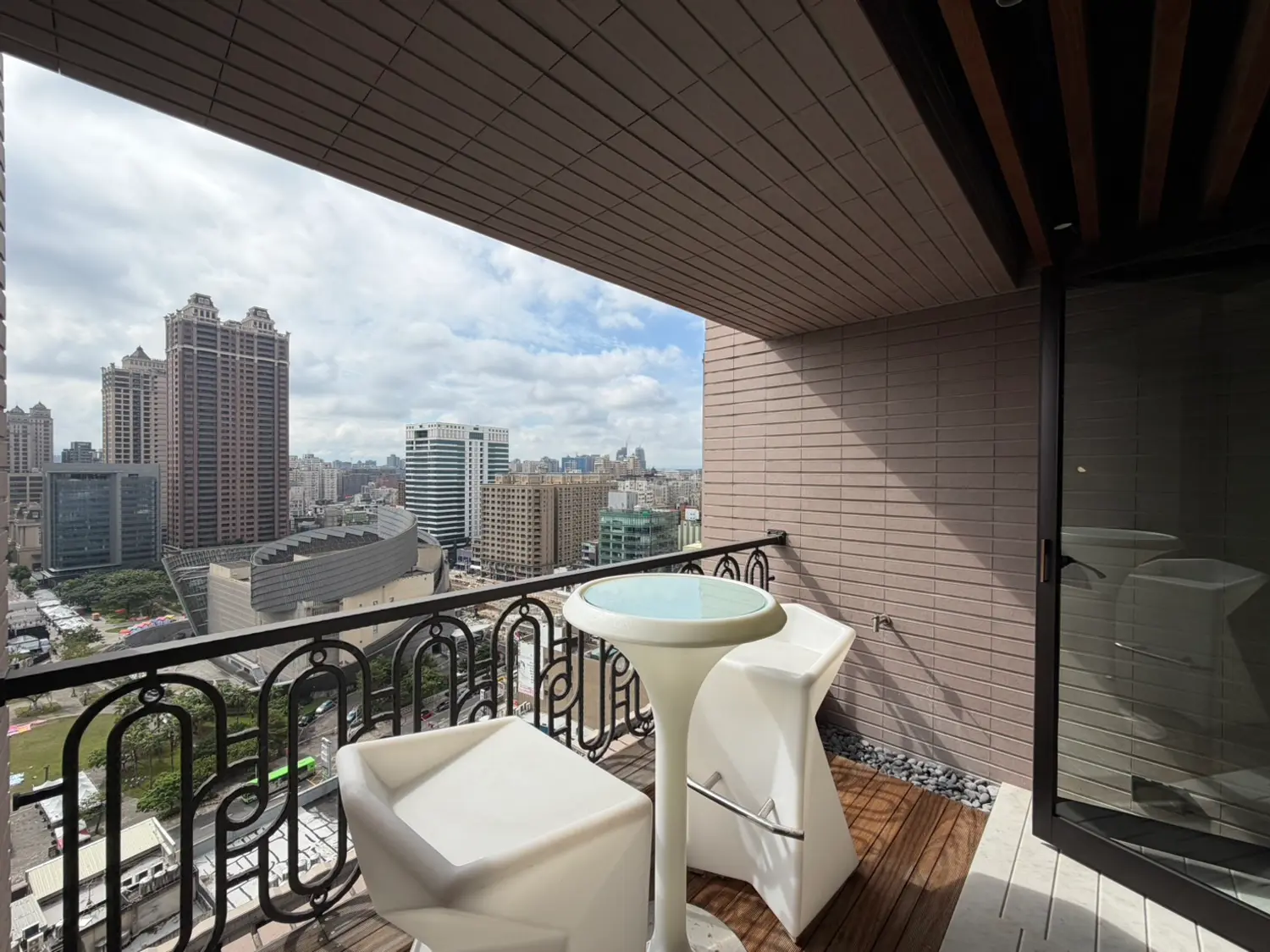 4 bedrooms apartment for sale TWD 69 800 000 - 71 ping - Taoyuan District,Taoyuan City slide 10