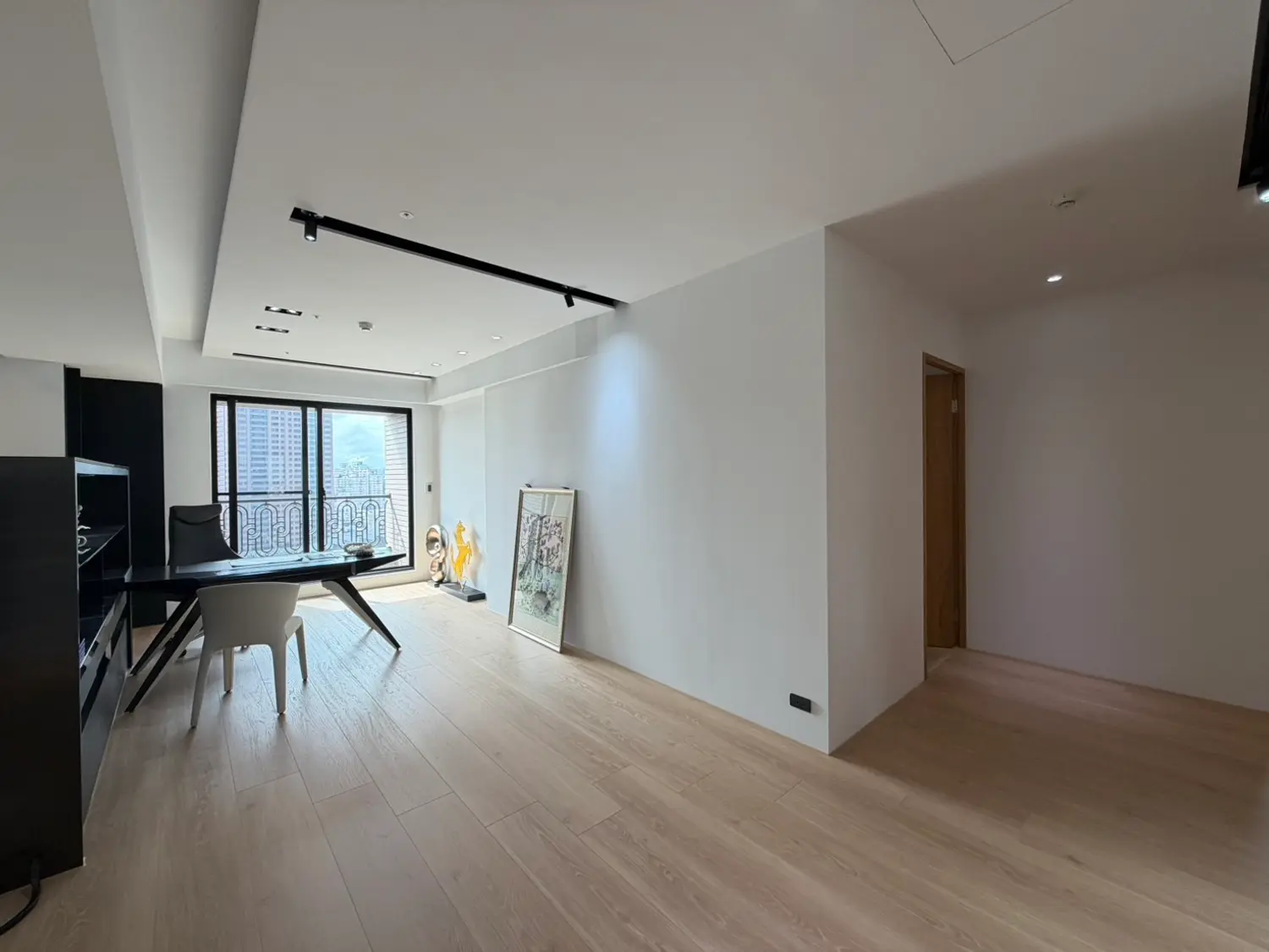 4 bedrooms apartment for sale TWD 69 800 000 - 71 ping - Taoyuan District,Taoyuan City slide 4
