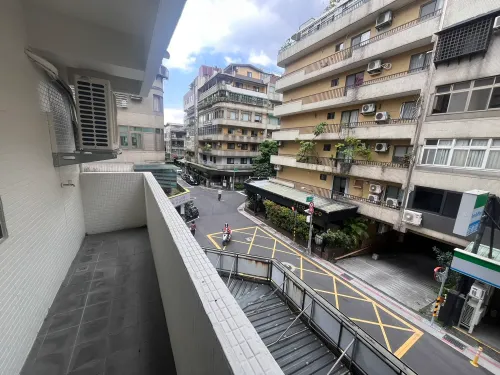 Apartment for rent TWD 98 000 -  - 3 bedrooms