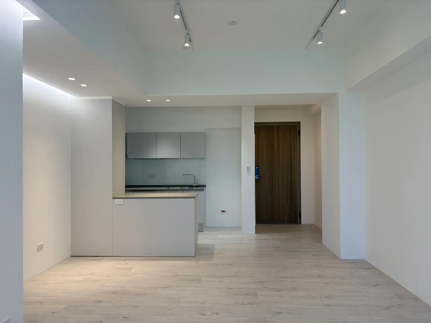 3 bedrooms apartment for rent in Beitun District, Taichung City | NT$ 38 000 | 25 ping slide 0