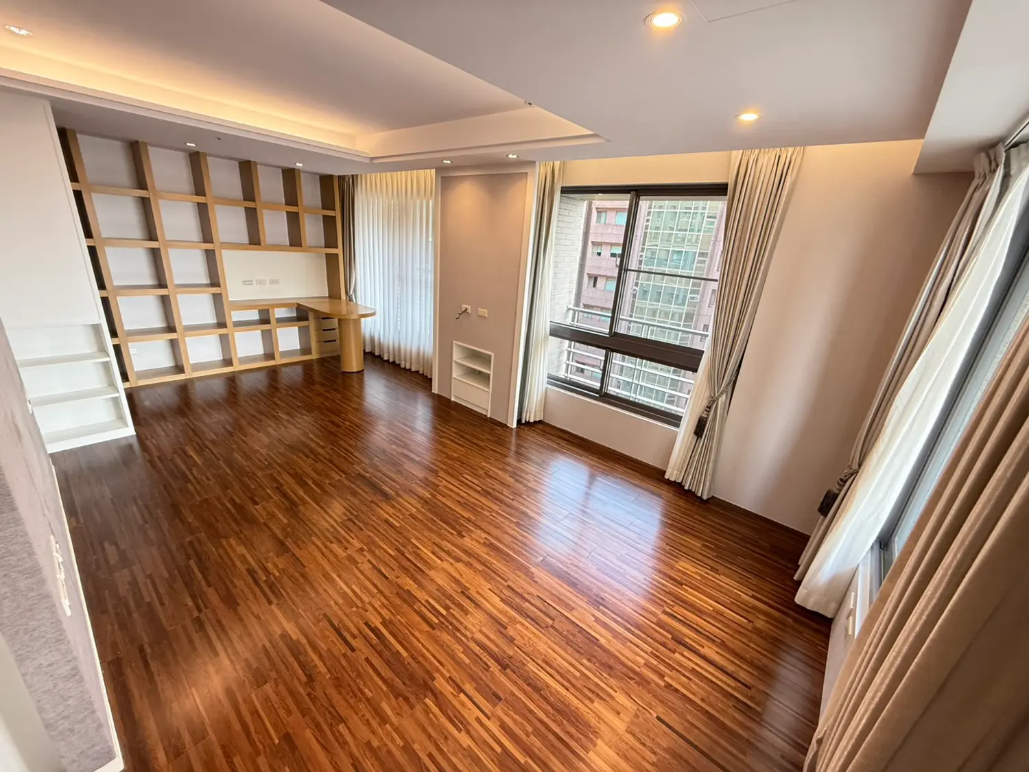 3 bedrooms apartment for rent TWD 42 000 - 41 ping - Xitun District,Taichung City slide 1
