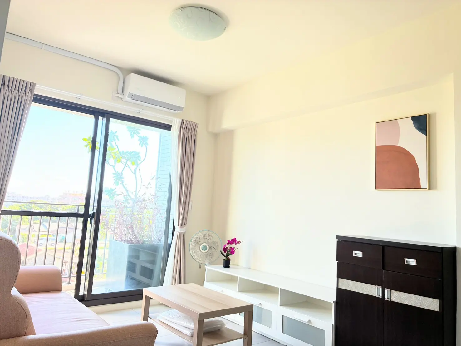 2 bedrooms apartment for rent in Wuqi District, Taichung City | NT$ 22 500 | 15 ping slide 3