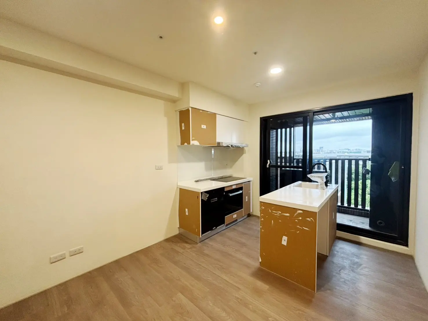 2 bedrooms apartment for rent in Dayuan District, Taoyuan City | NT$ 26 000 | 17 ping slide 2
