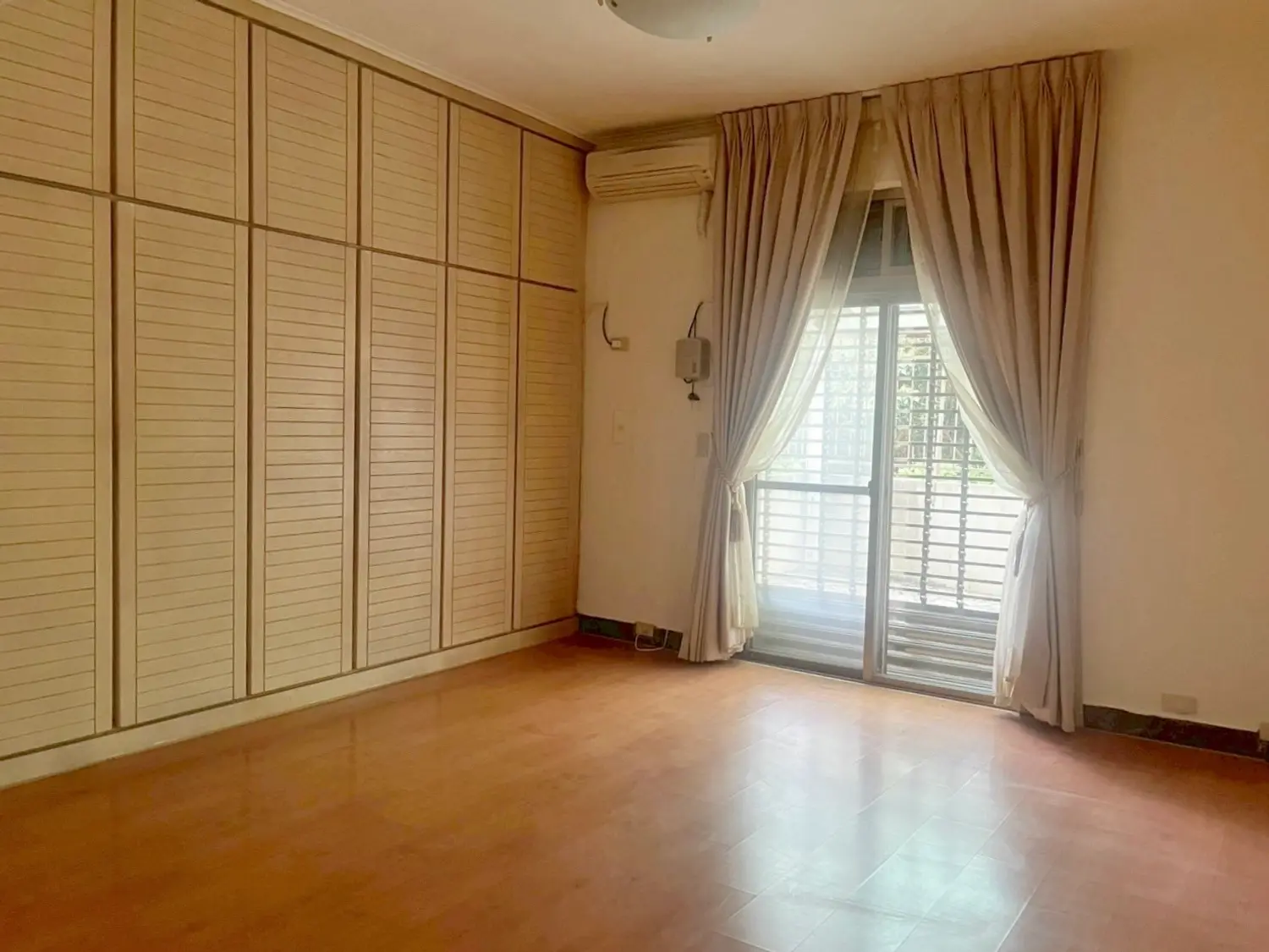 3 bedrooms townhouse for rent TWD 65 000 - 60 ping - Shilin District,Taipei City slide 12