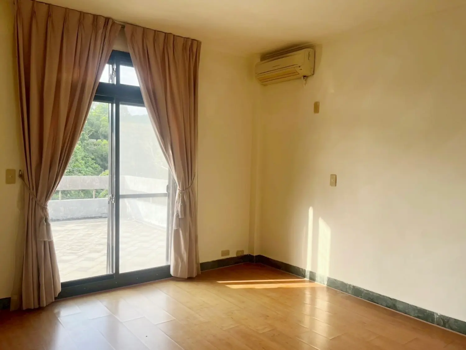 3 bedrooms townhouse for rent TWD 65 000 - 60 ping - Shilin District,Taipei City slide 16
