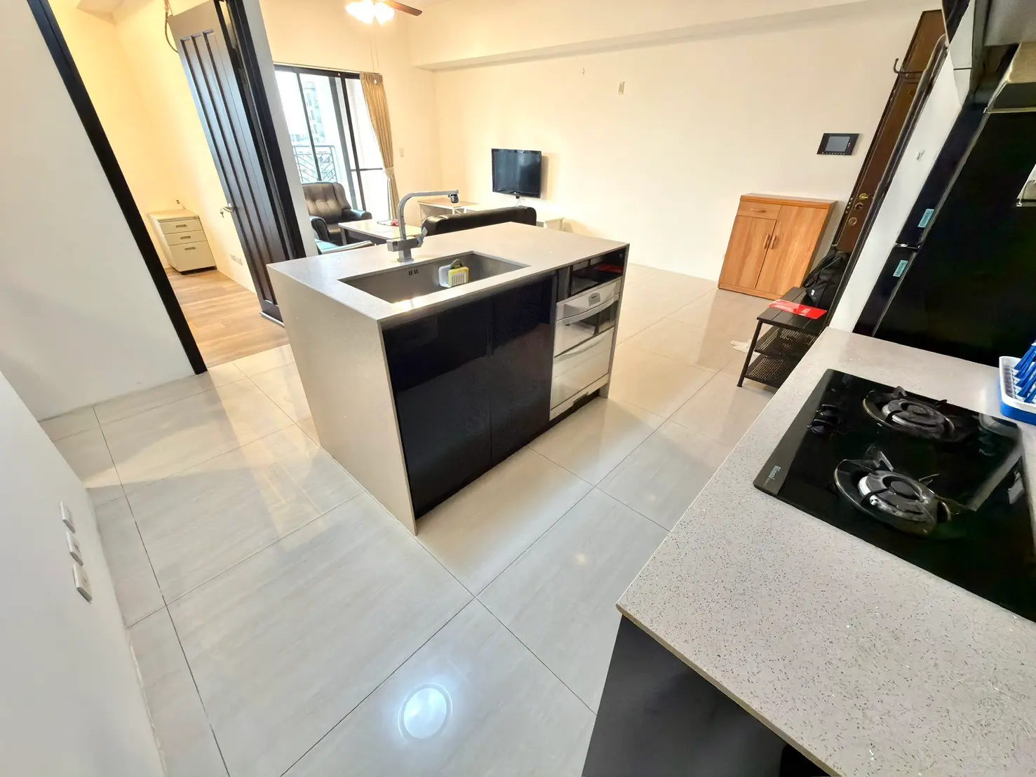 4 bedrooms apartment for rent in Xitun District, Taichung City | NT$ 47 500 | 51 ping slide 2