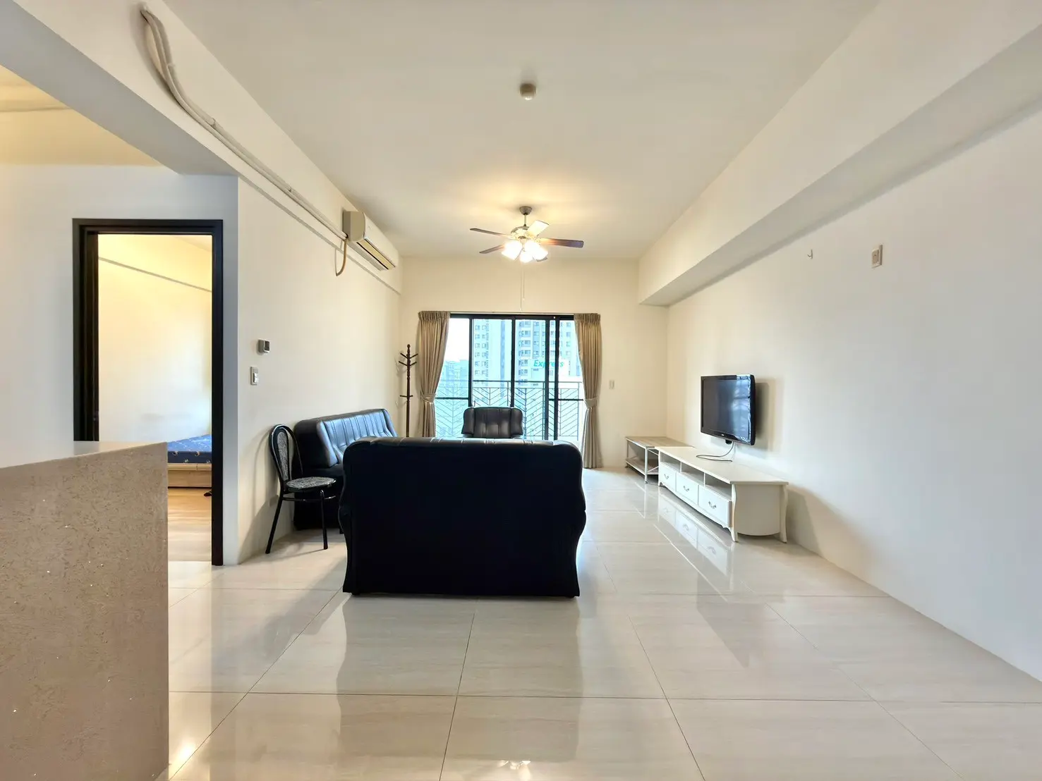 4 bedrooms apartment for rent in Xitun District, Taichung City | NT$ 47 500 | 51 ping slide 3