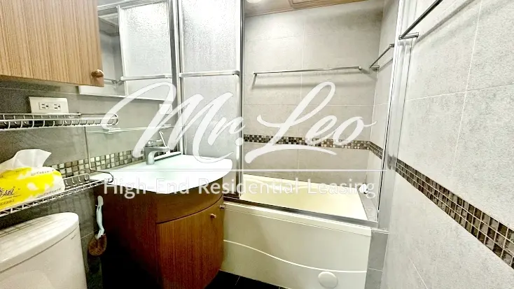 Studio apartment for rent in Zhongshan District, Taipei City | NT$ 28 000 | 8 ping slide 4