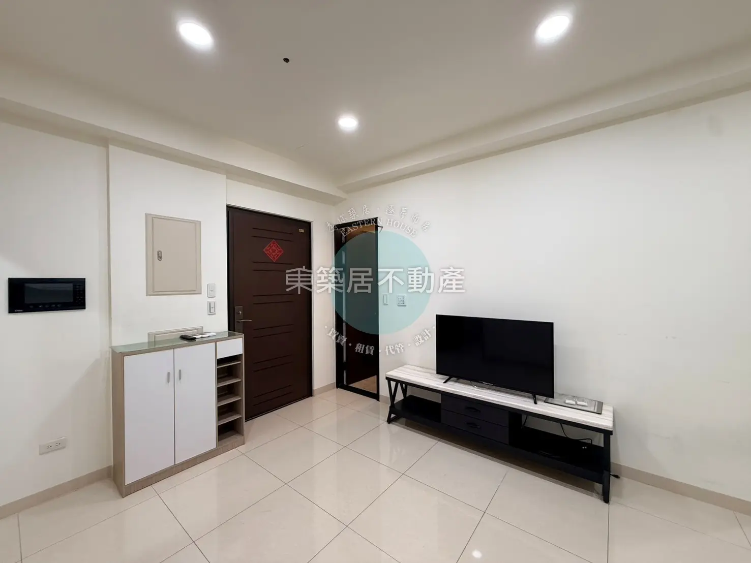 2 bedrooms apartment for rent in Anping District, Tainan City | NT$ 25 000 | 12 ping slide 1
