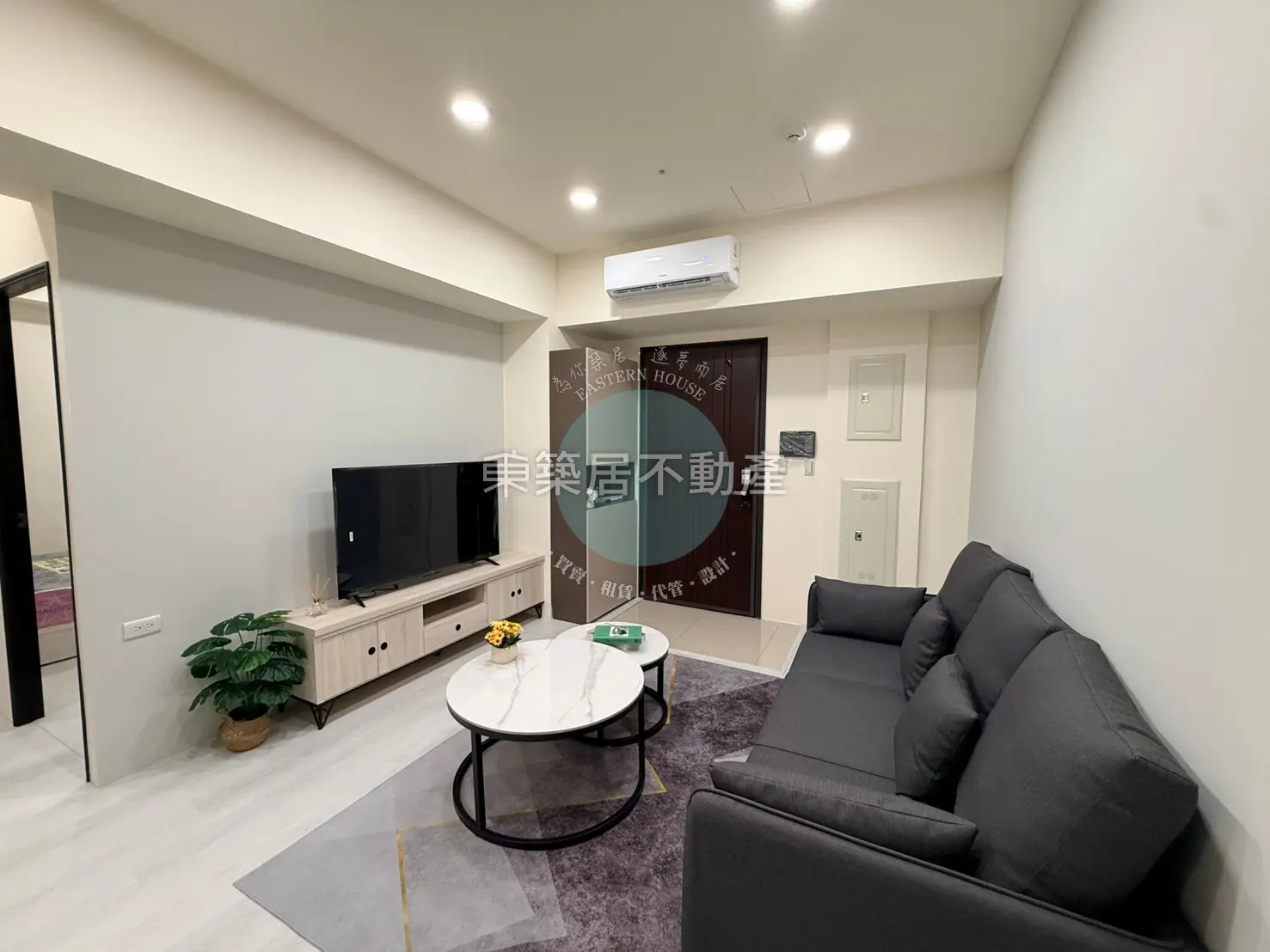 3 bedrooms apartment for rent in Sanmin District, Kaohsiung City | NT$ 33 800 | 20 ping slide 1