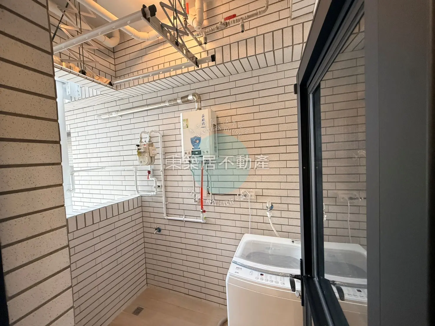 3 bedrooms apartment for rent in Sanmin District, Kaohsiung City | NT$ 33 800 | 20 ping slide 14