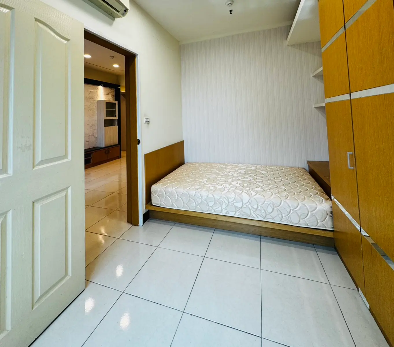 4 bedrooms apartment for rent in North District, Tainan City | NT$ 38 000 | 32 ping slide 2