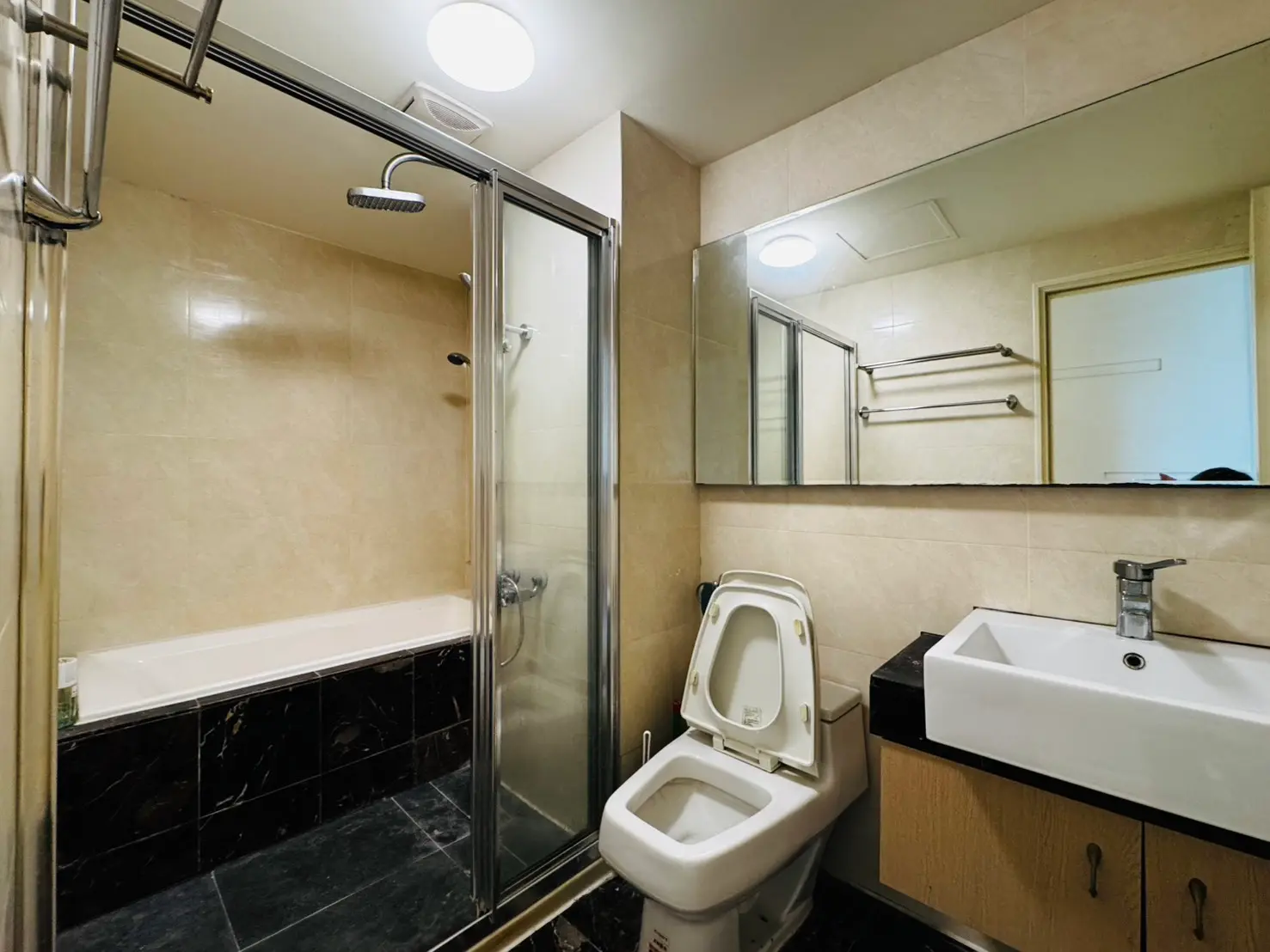 4 bedrooms apartment for rent in North District, Tainan City | NT$ 38 000 | 32 ping slide 5