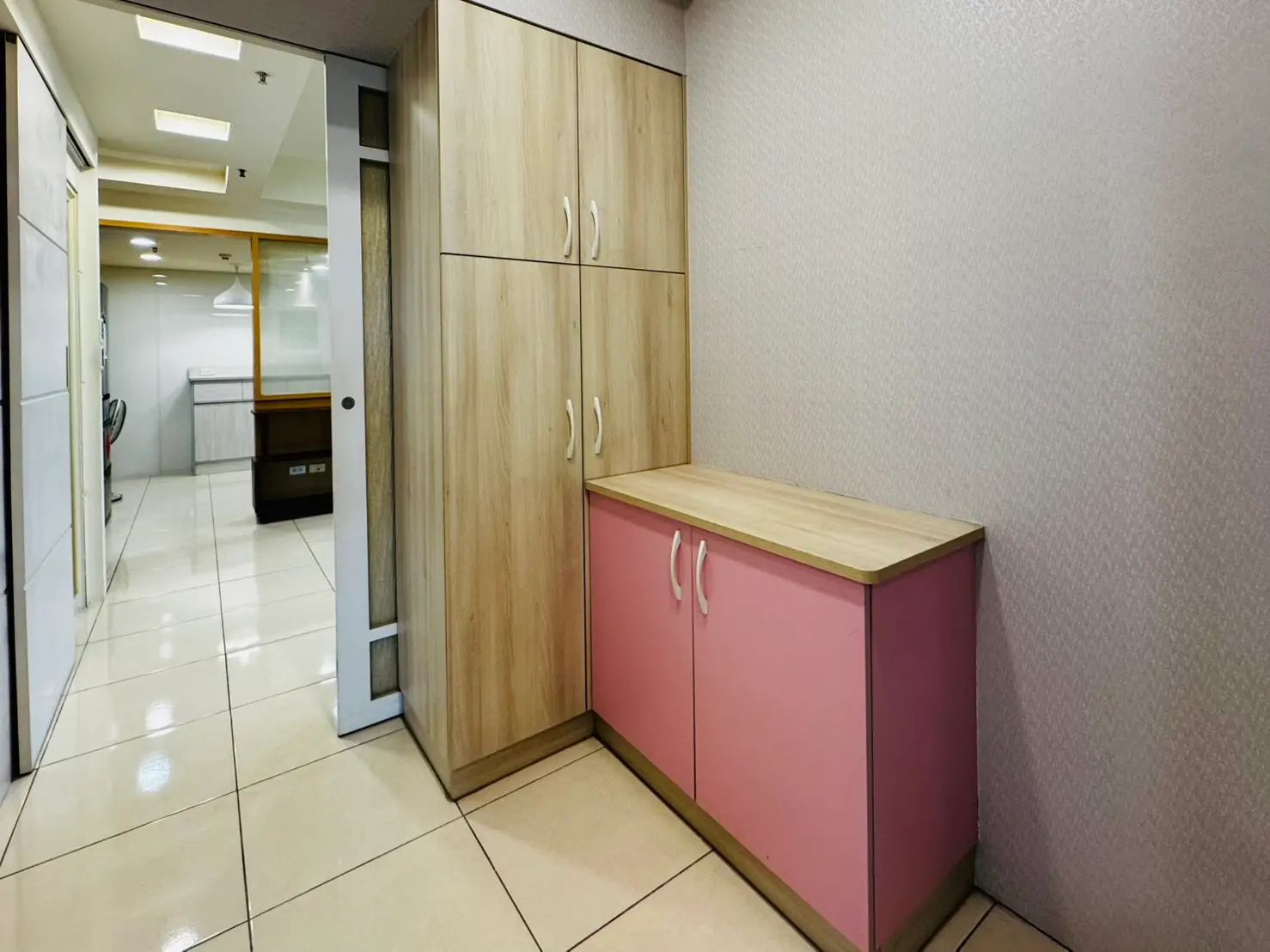 4 bedrooms apartment for rent in North District, Tainan City | NT$ 38 000 | 32 ping slide 12