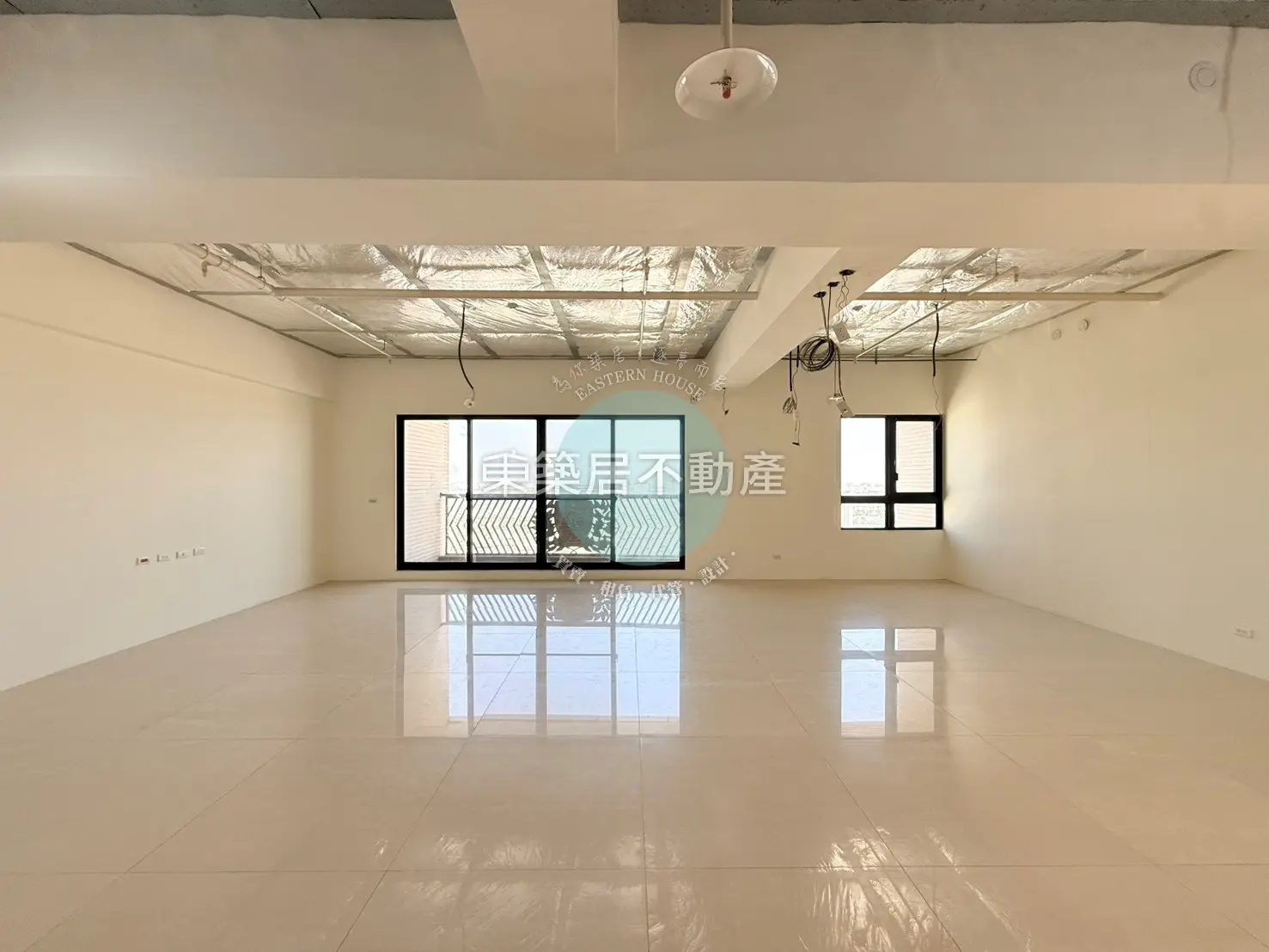 3 bedrooms apartment for sale in West Central District, Tainan City | NT$ 42 770 000 | 59 ping slide 1