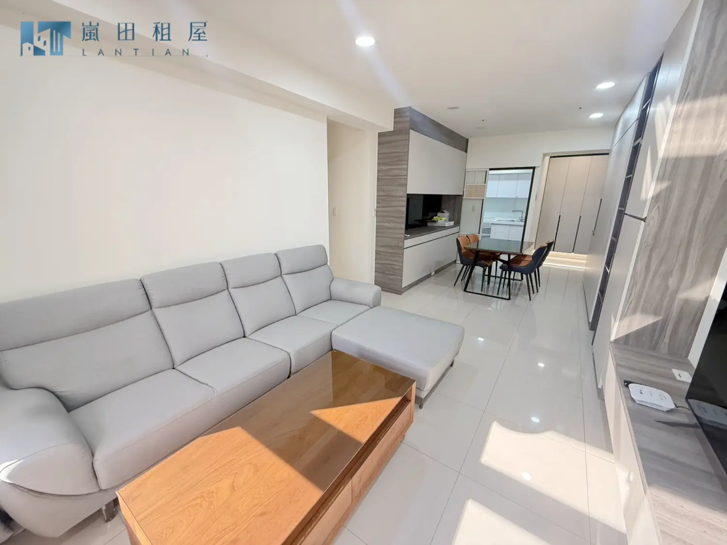 3 bedrooms apartment for rent TWD 24 000 - 27 ping - Qingshui District,Taichung City slide 0