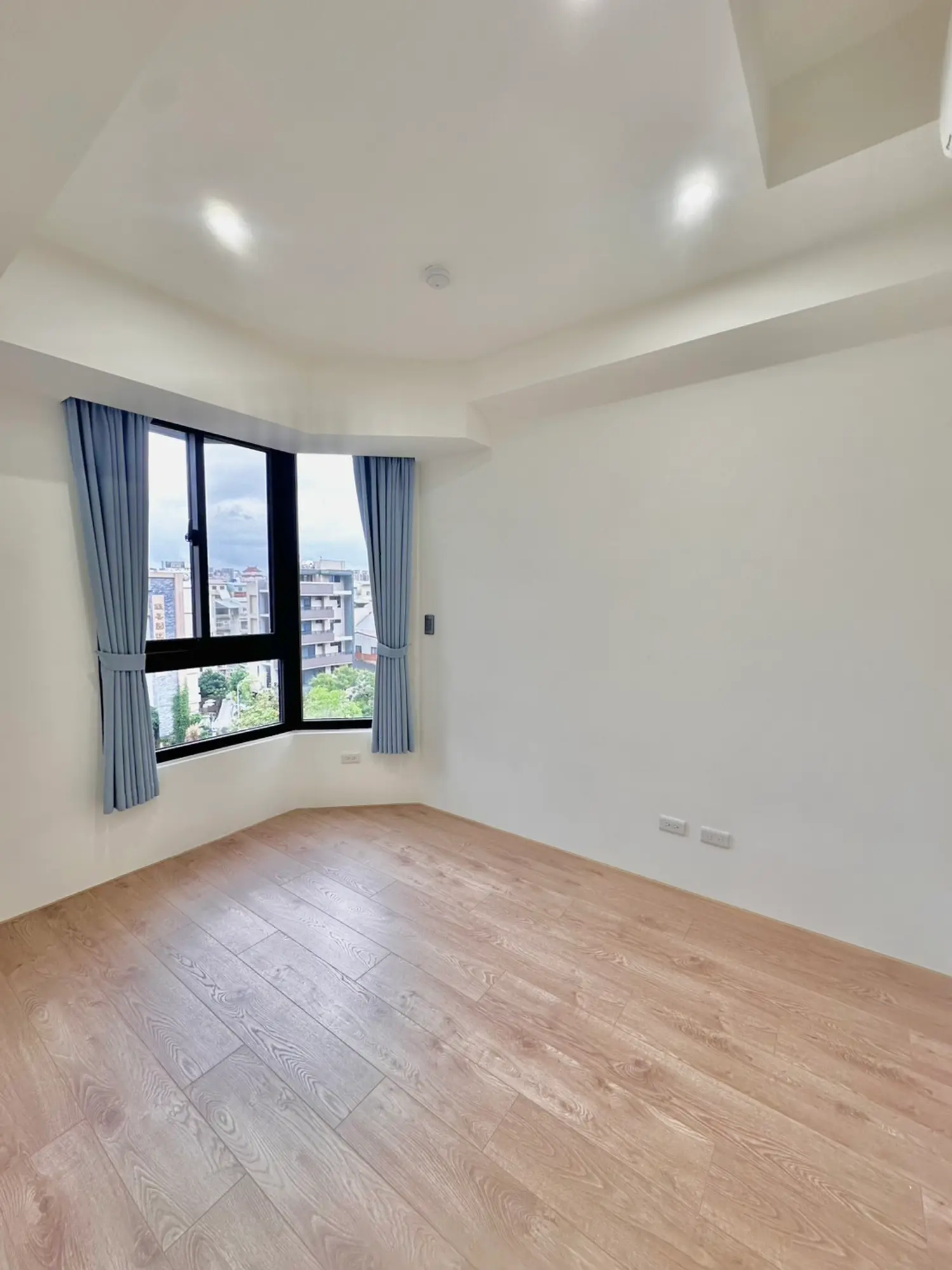 2 bedrooms apartment for rent TWD 33 900 - 20 ping - North District,Taichung City slide 7