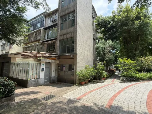 Apartment for rent TWD 105 000 -  - 2 bedrooms