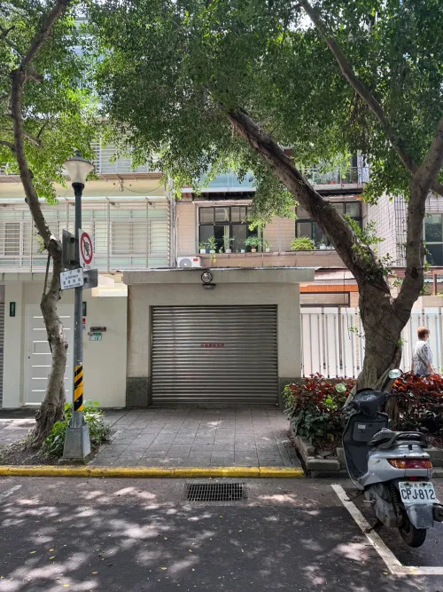 Apartment for rent TWD 105 000 -  - 2 bedrooms