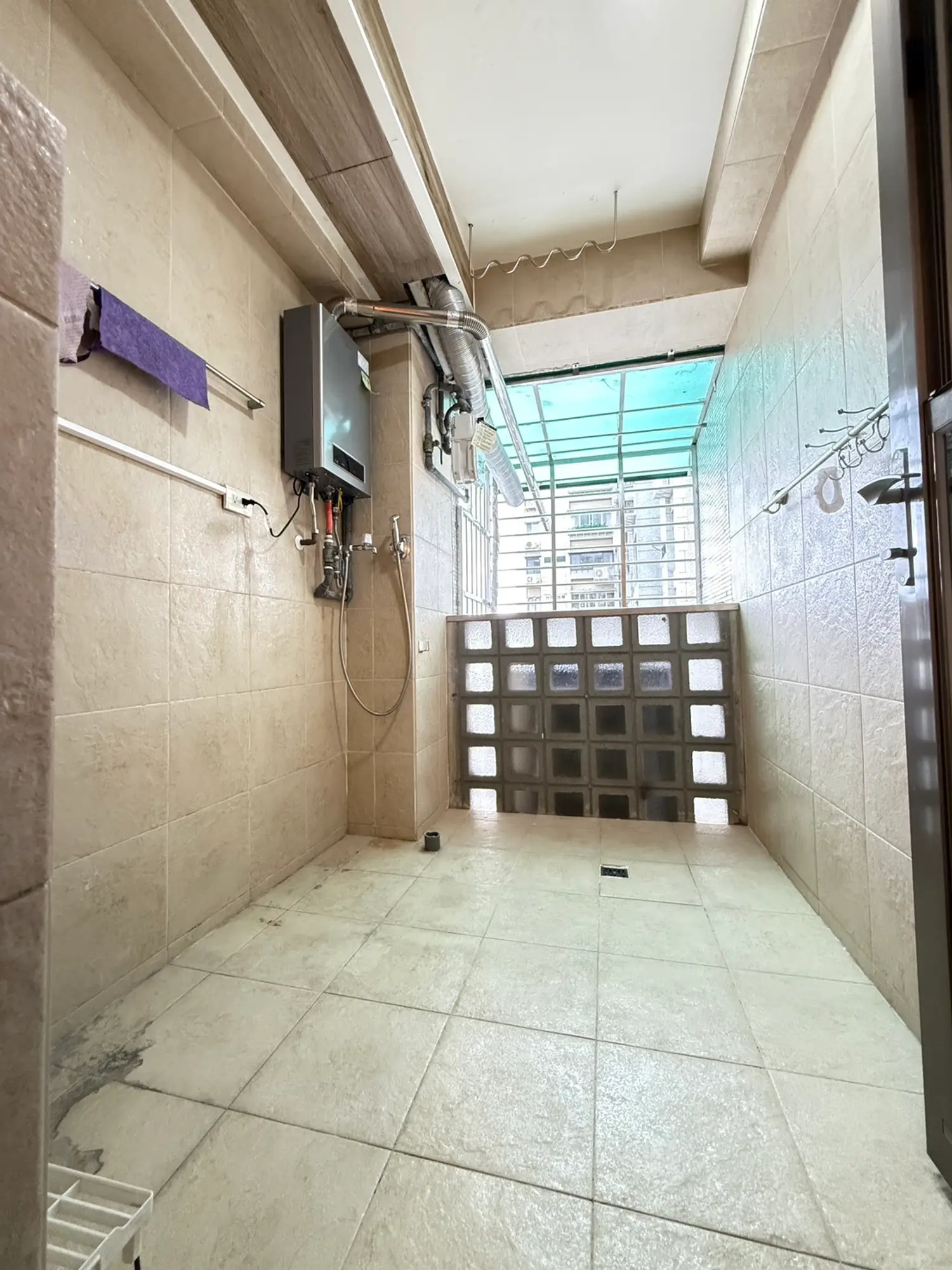 3 bedrooms apartment for sale TWD 5 280 000 - 26 ping - Songshan District,Taipei City slide 4