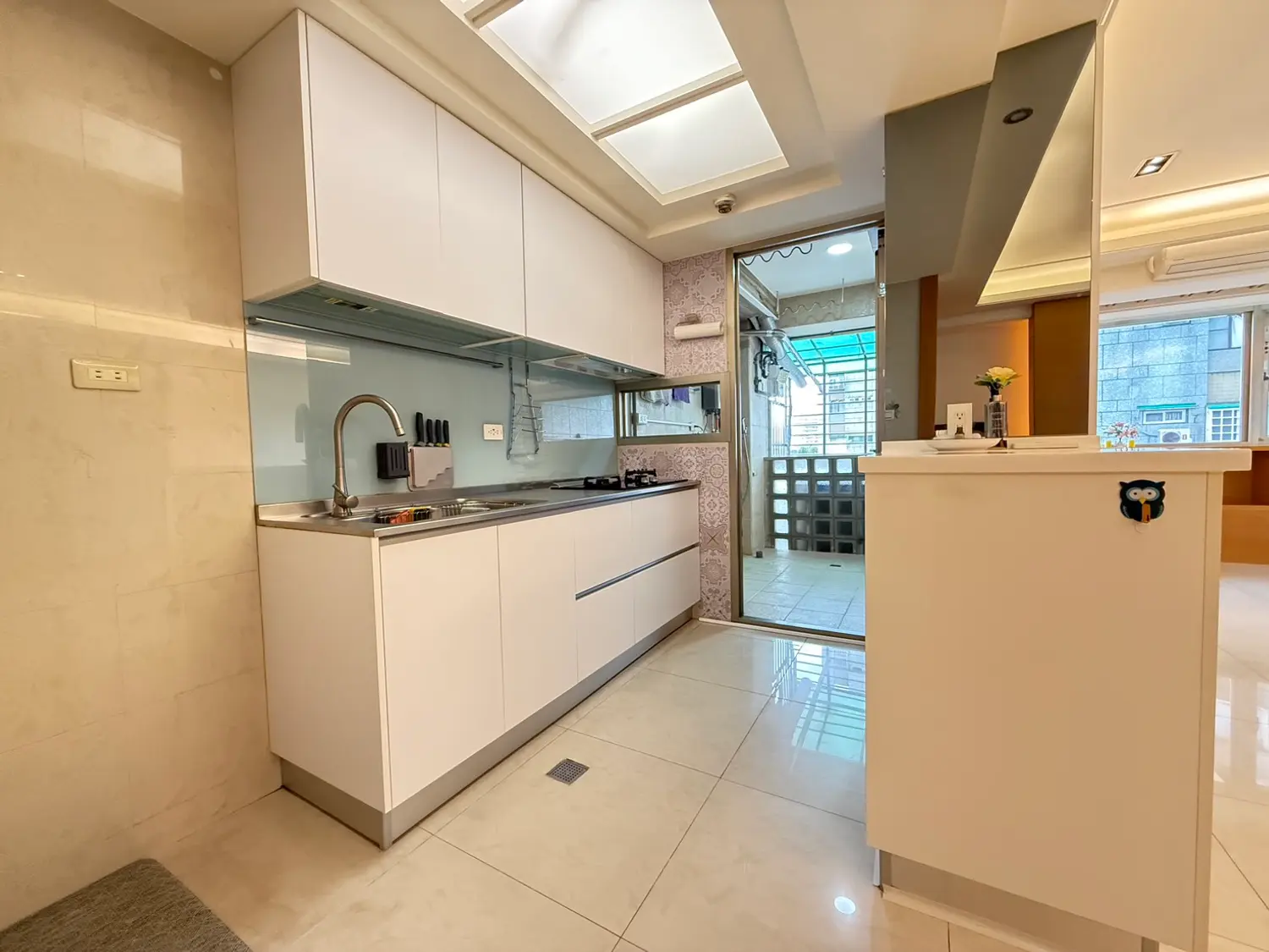 3 bedrooms apartment for sale TWD 5 280 000 - 26 ping - Songshan District,Taipei City slide 3