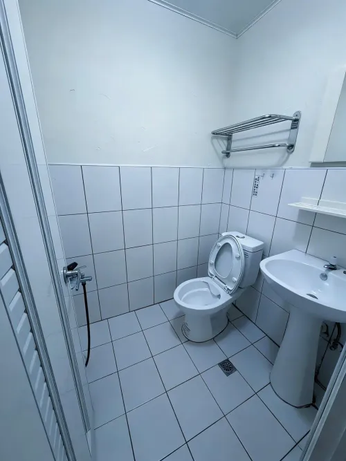 Room for rent in Xitun District, Taichung City | NT$ 8 500 | 6 ping slide 1