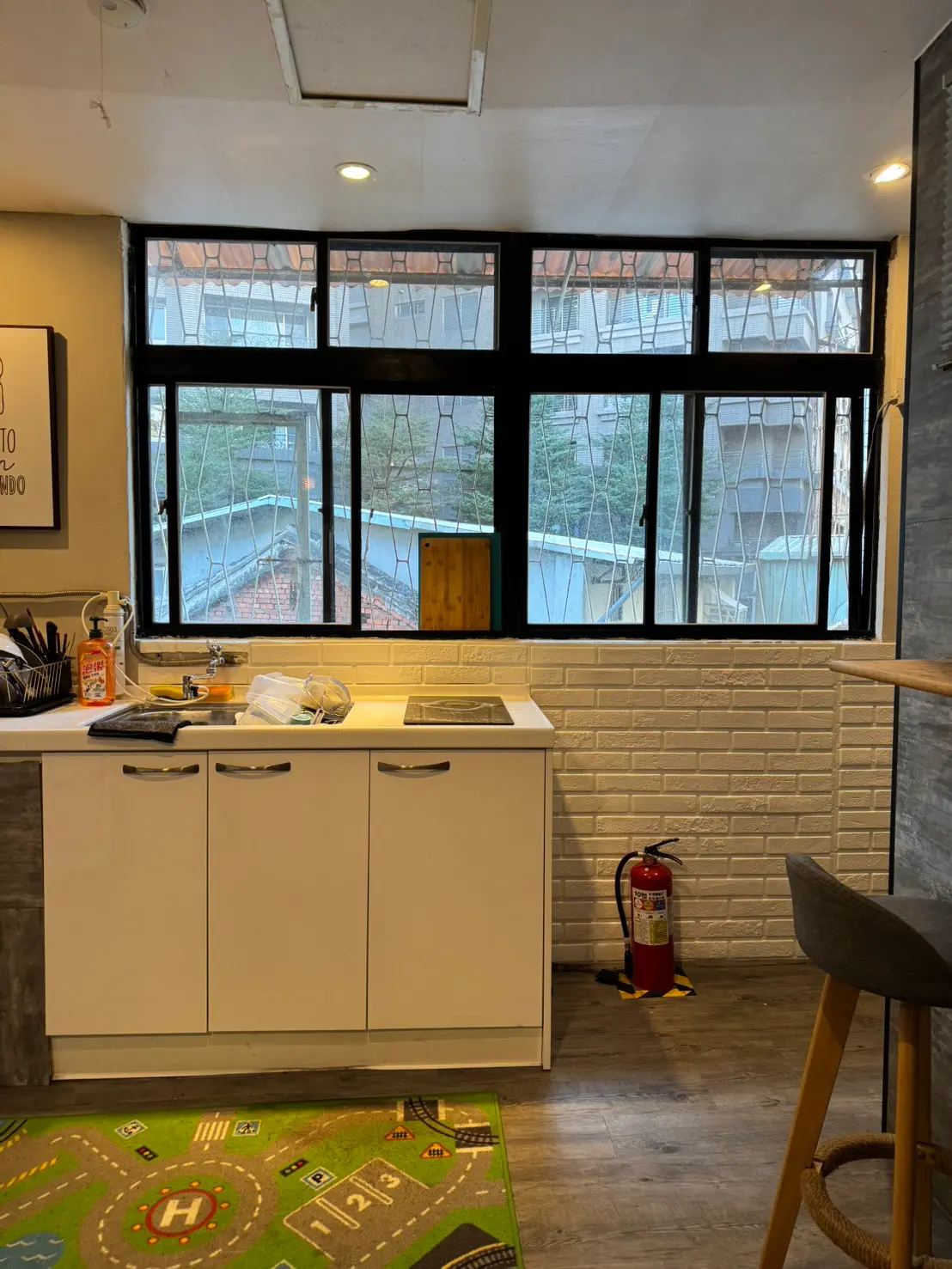 Room for rent in Zhongzheng District, Taipei City | NT$ 16 000 | 4 ping slide 3