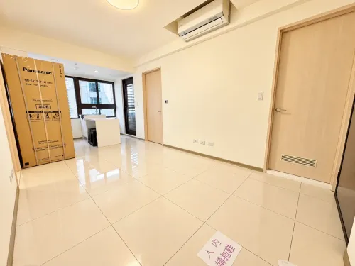 2 bedrooms apartment for rent in Xitun District, Taichung City | NT$ 28 000 | 15 ping slide 1
