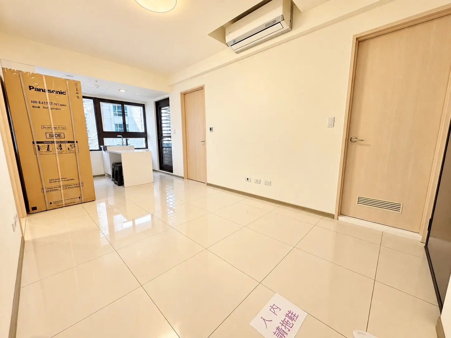 2 bedrooms apartment for rent in Xitun District, Taichung City | NT$ 28 000 | 15 ping slide 1