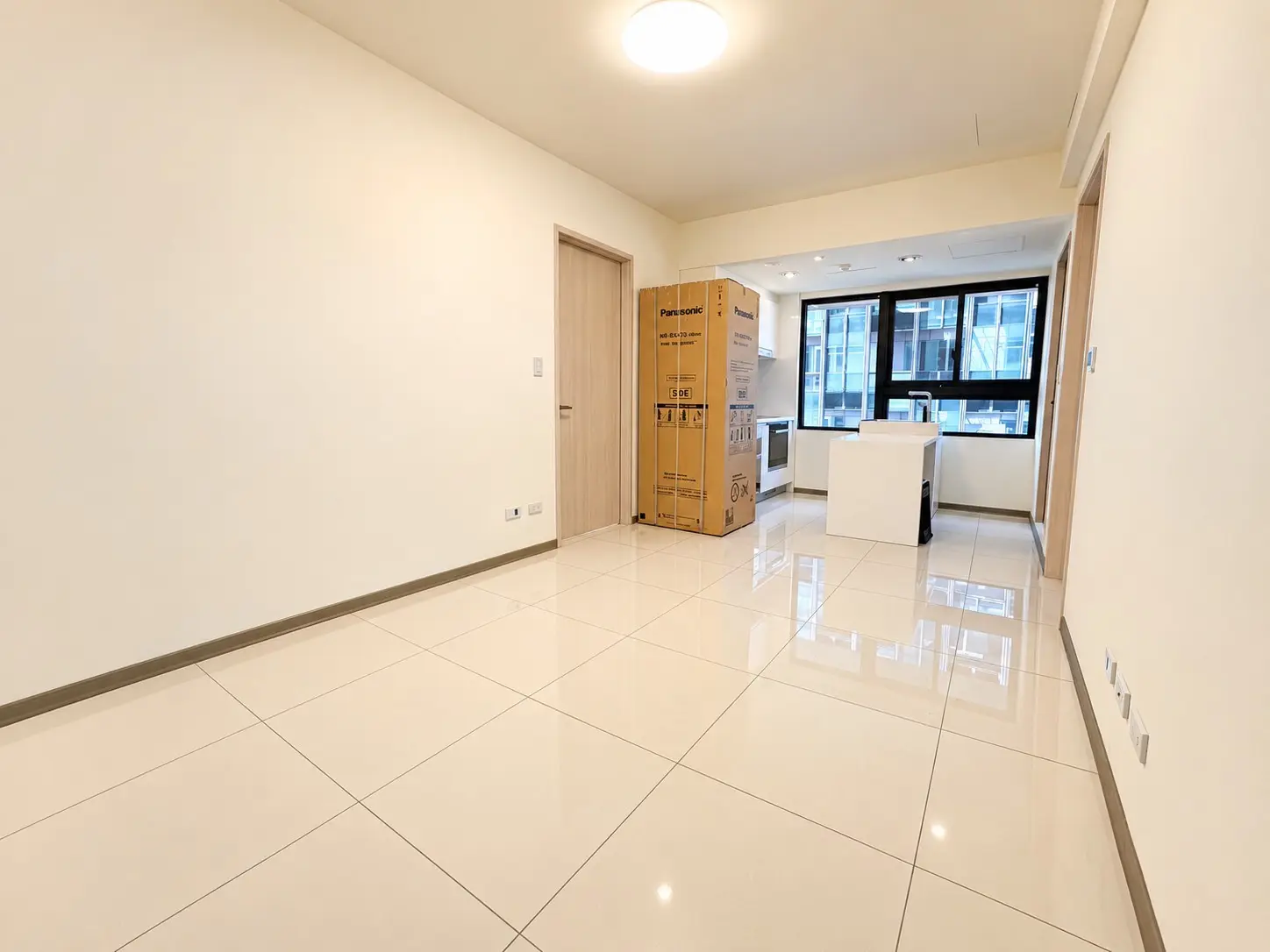 2 bedrooms apartment for rent in Xitun District, Taichung City | NT$ 28 000 | 15 ping slide 3
