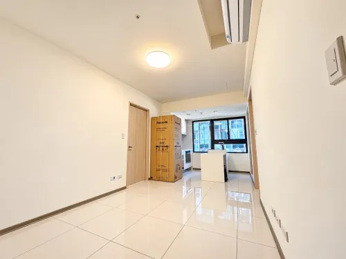 2 bedrooms apartment for rent in Xitun District, Taichung City | NT$ 28 000 | 15 ping slide 5