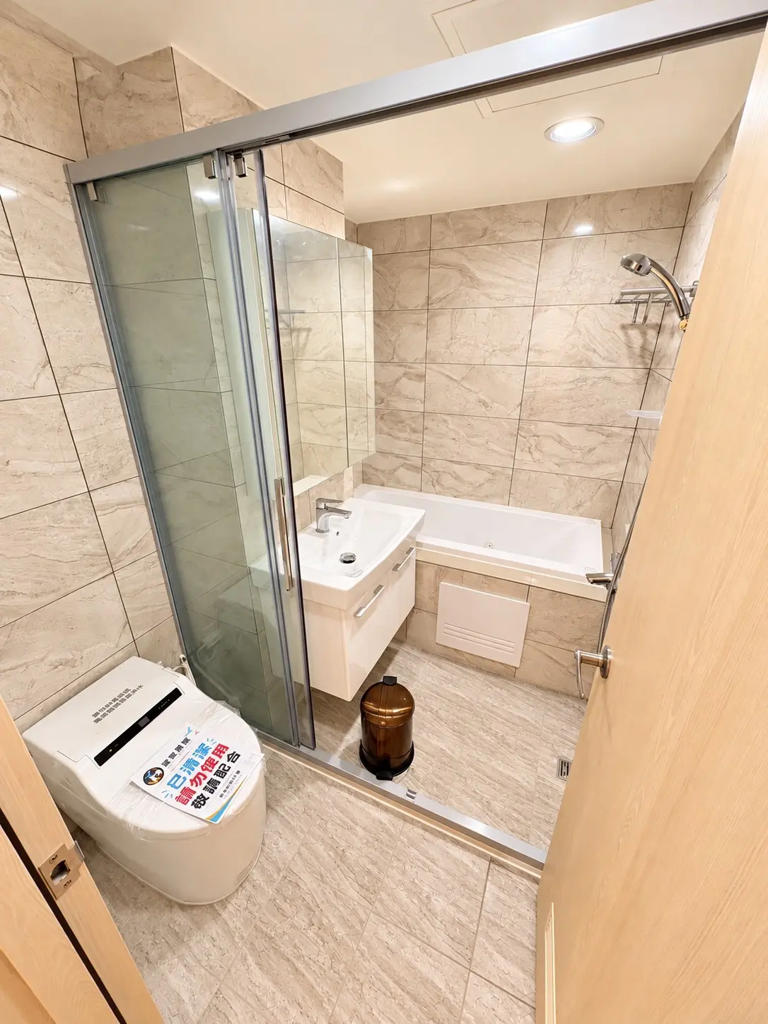 2 bedrooms apartment for rent in Xitun District, Taichung City | NT$ 28 000 | 15 ping slide 6