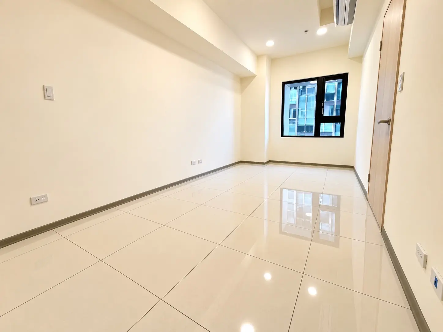 2 bedrooms apartment for rent in Xitun District, Taichung City | NT$ 28 000 | 15 ping slide 10