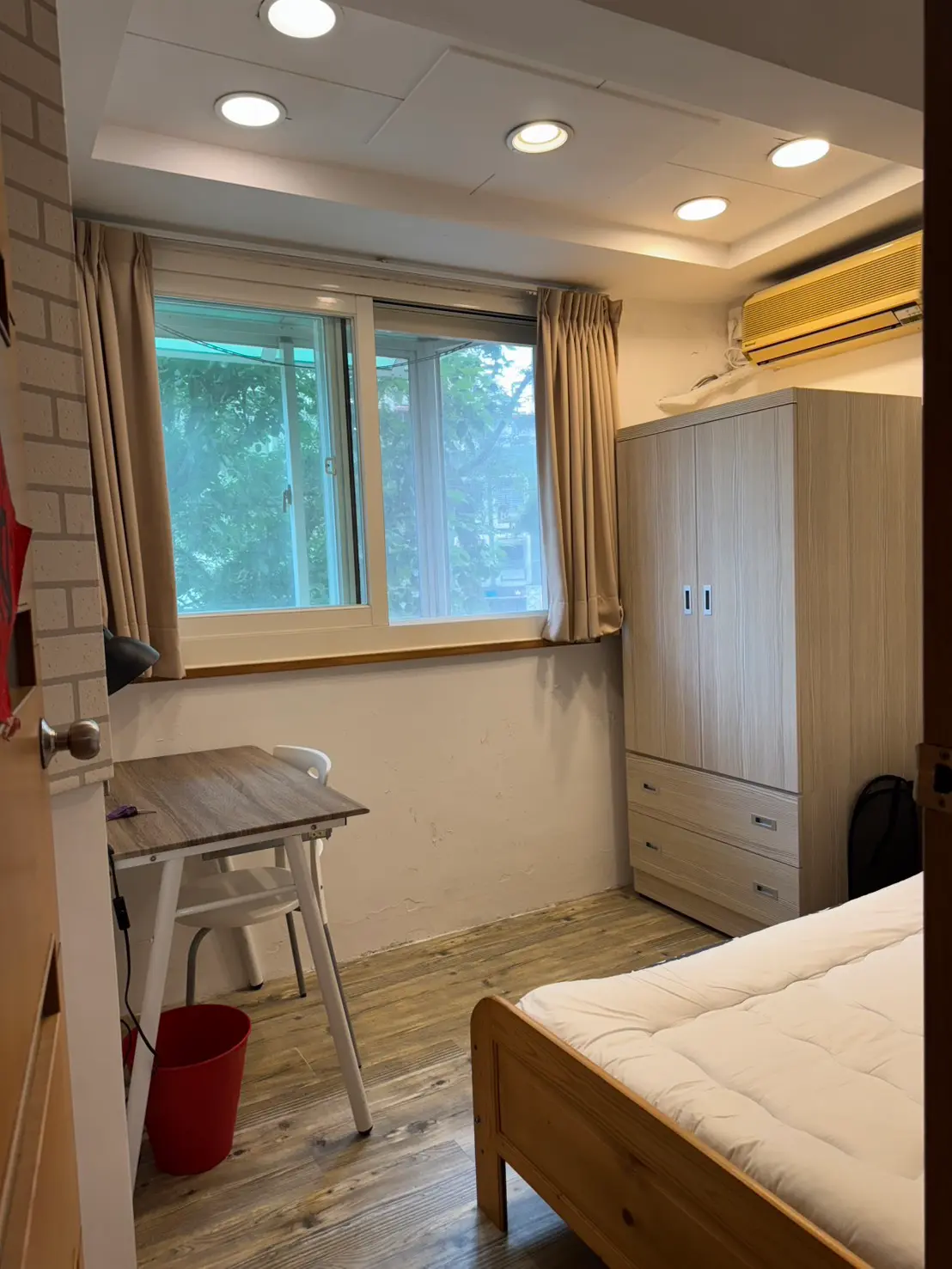 大安區, 台北市分租套房、雅房出租 | NT$ 12 500 | 2 坪 slide 1