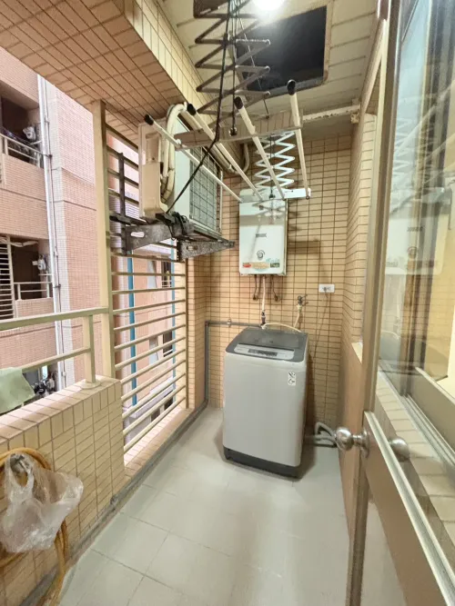 Apartment for rent TWD 30 000 - Taiwan Blvd Sec 3 - 2 bedrooms