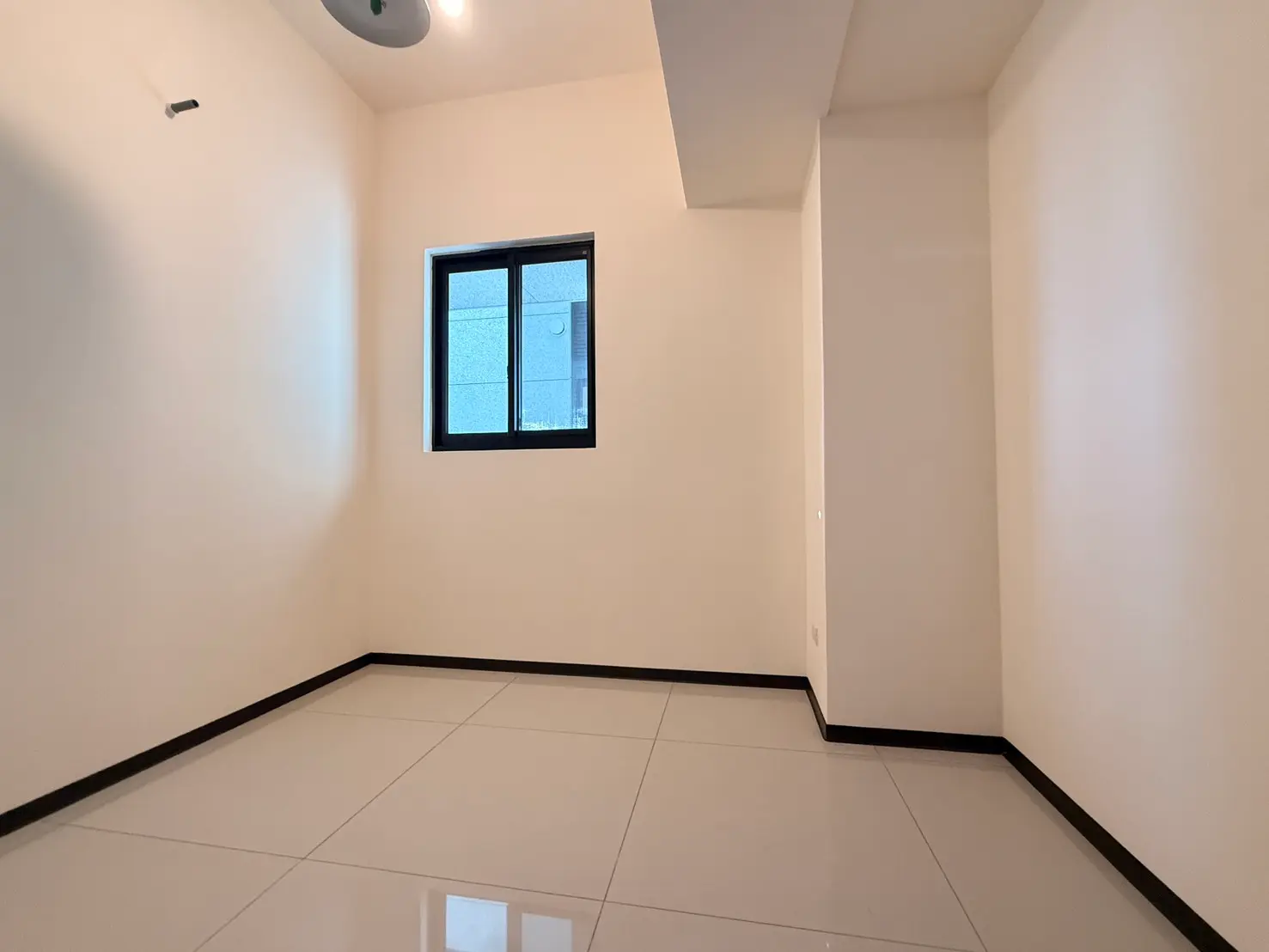 3 bedrooms apartment for sale in Songshan District, Taipei City | NT$ 81 880 000 | 22 ping slide 8