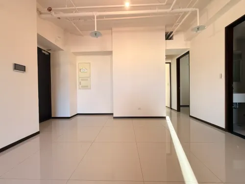 3 bedrooms apartment for sale in Songshan District, Taipei City | NT$ 81 880 000 | 22 ping slide 1