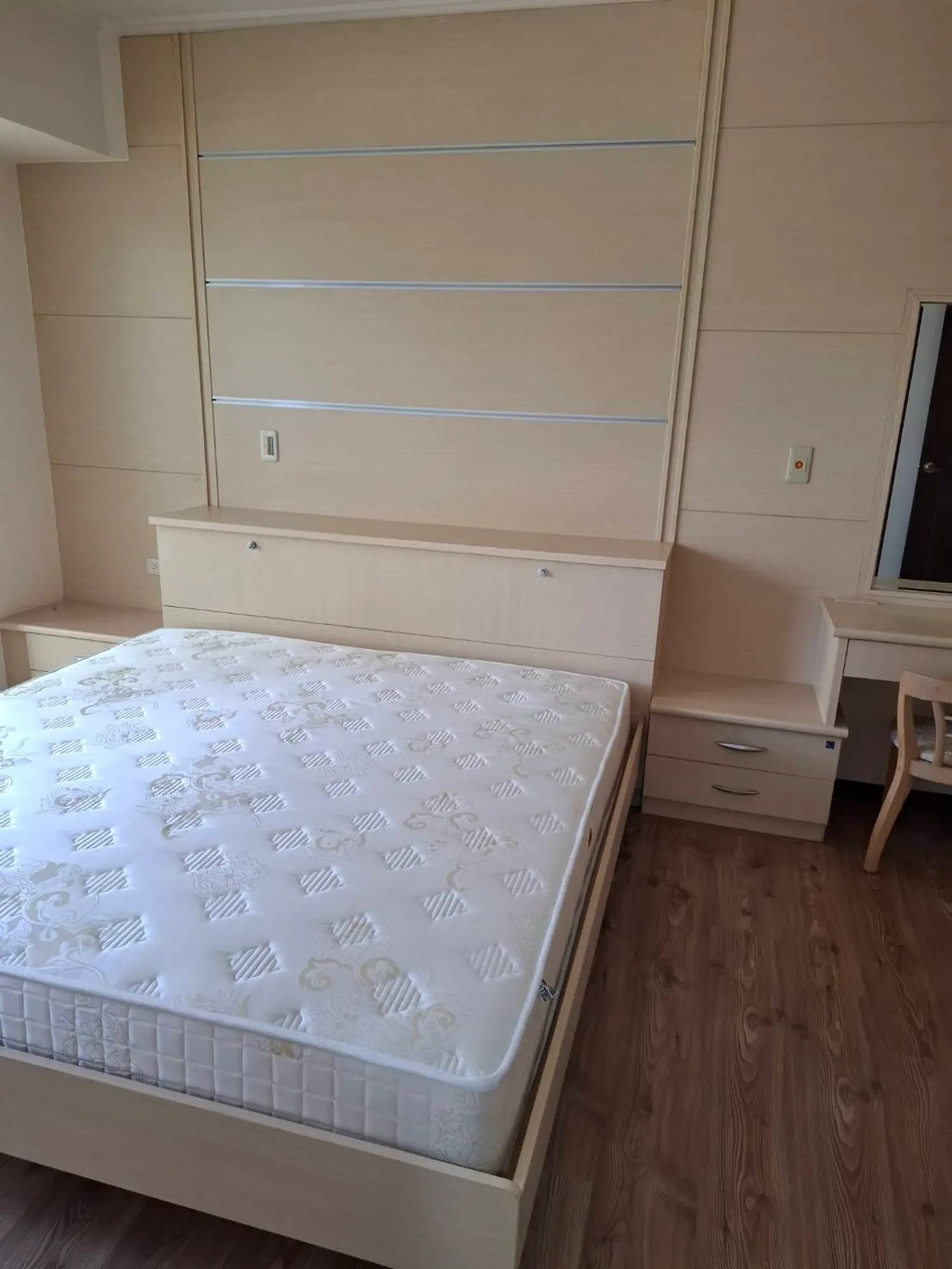 4 bedrooms apartment for rent TWD 37 000 - 35 ping - Cianjhen District,Kaohsiung City slide 4