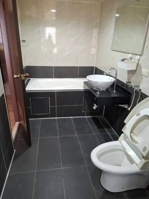 Apartment for rent TWD 37 000 - Jhenghe South Road - 4 bedrooms