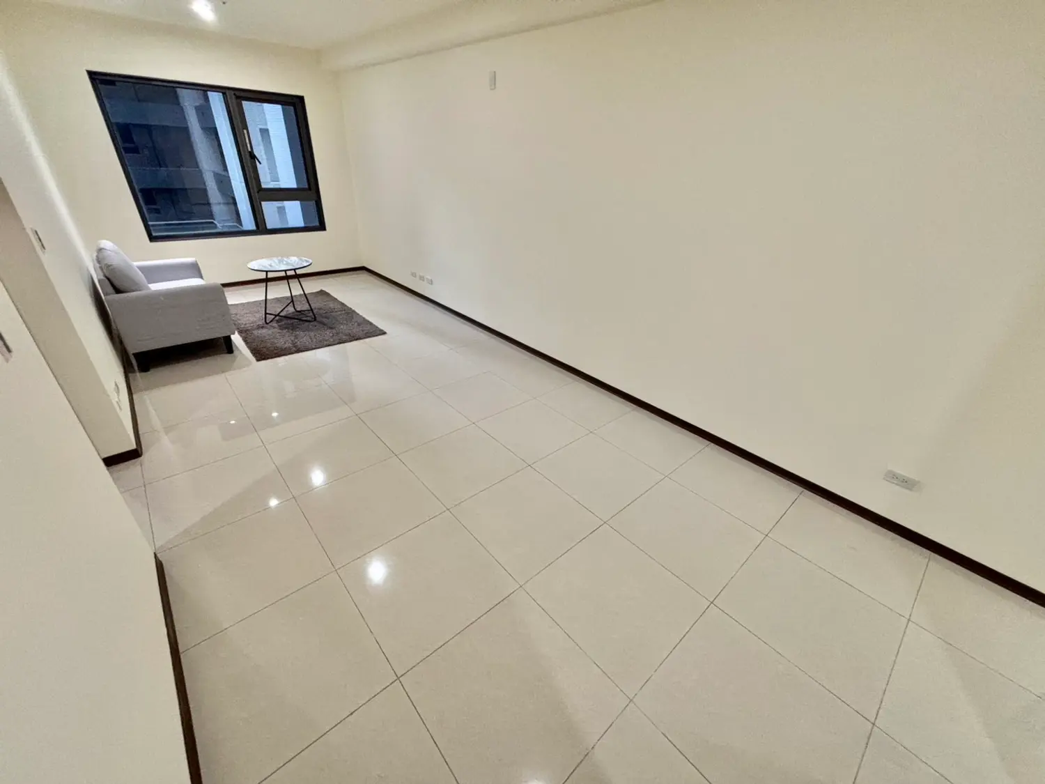 2 bedrooms apartment for rent TWD 33 000 - 20 ping - East District,Taichung City slide 4