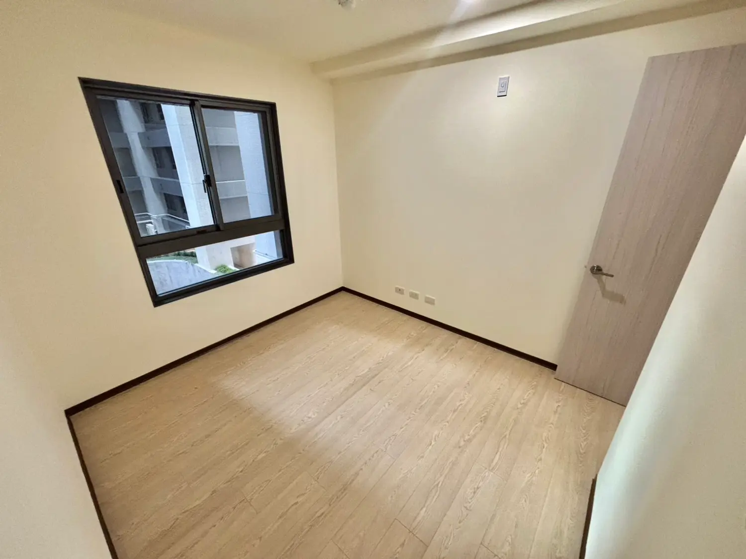 2 bedrooms apartment for rent TWD 33 000 - 20 ping - East District,Taichung City slide 13