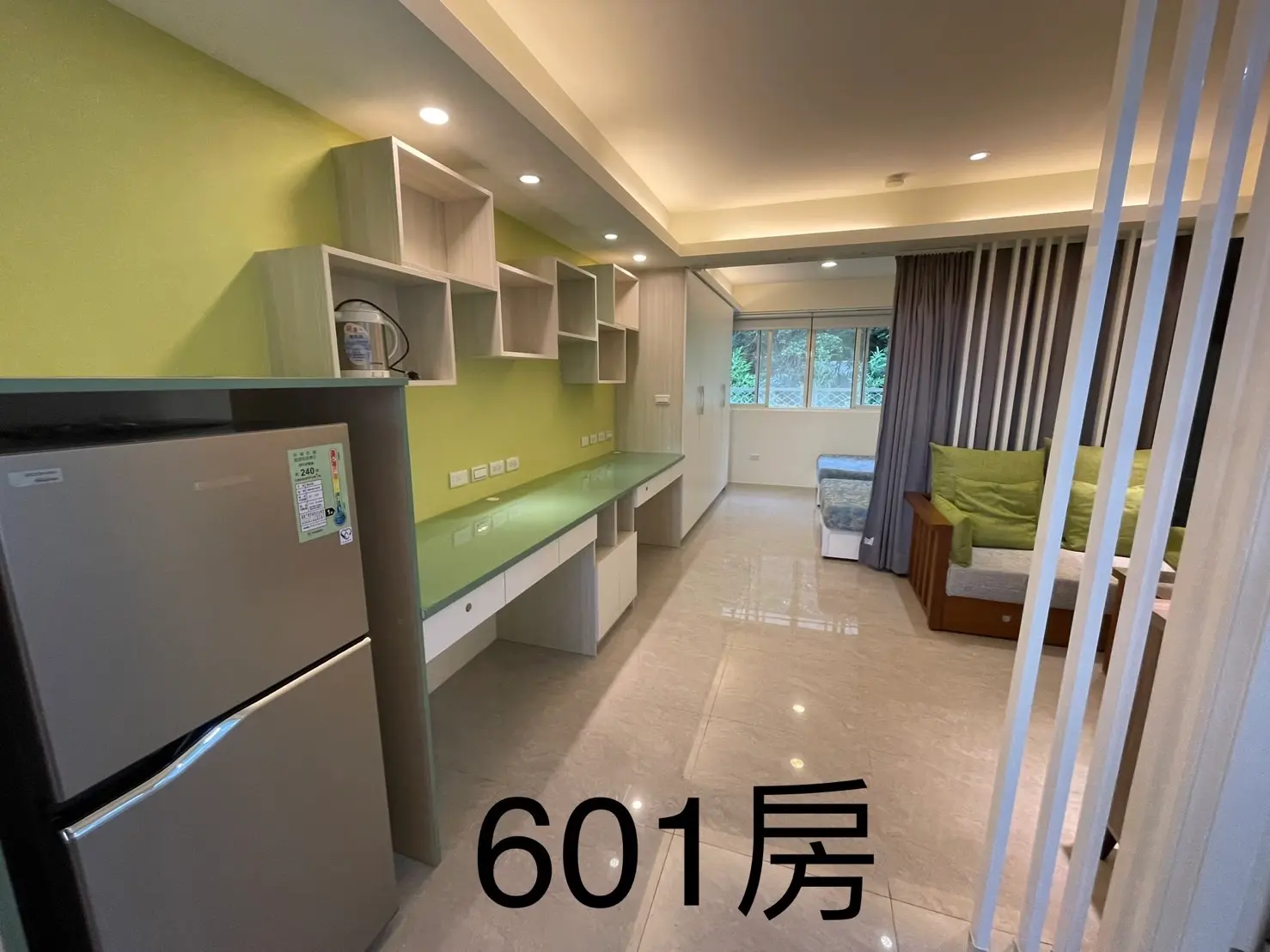 Room for rent in Taipei City, Xinyi District | NT$ 21 000 | 10 ping slide 1